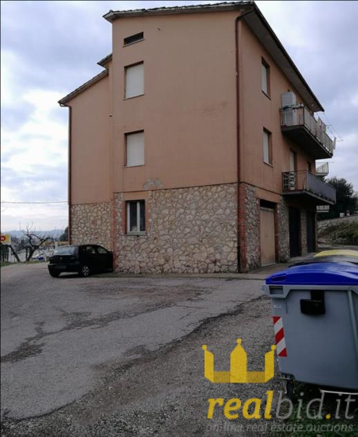 Apartment with garage and attic in Perugia