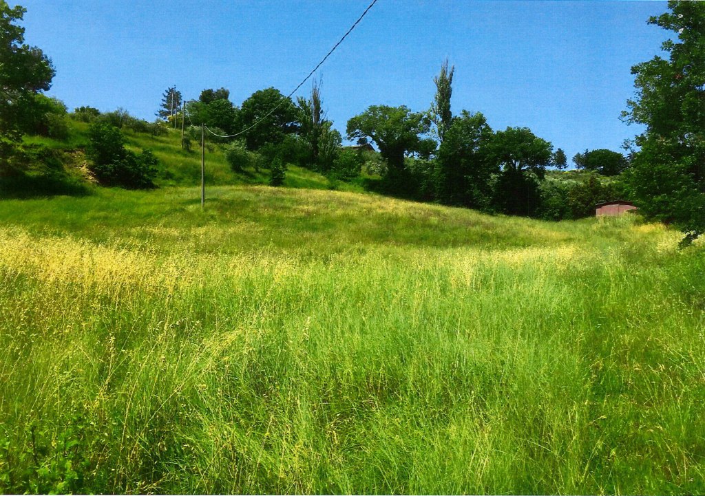 Agricultural land with  a tool shed in Perugia