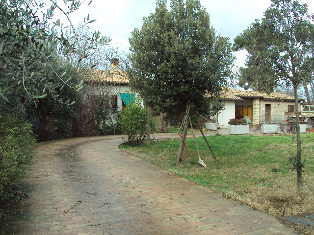 House with pertinential courtyard in Montefalco (PG)