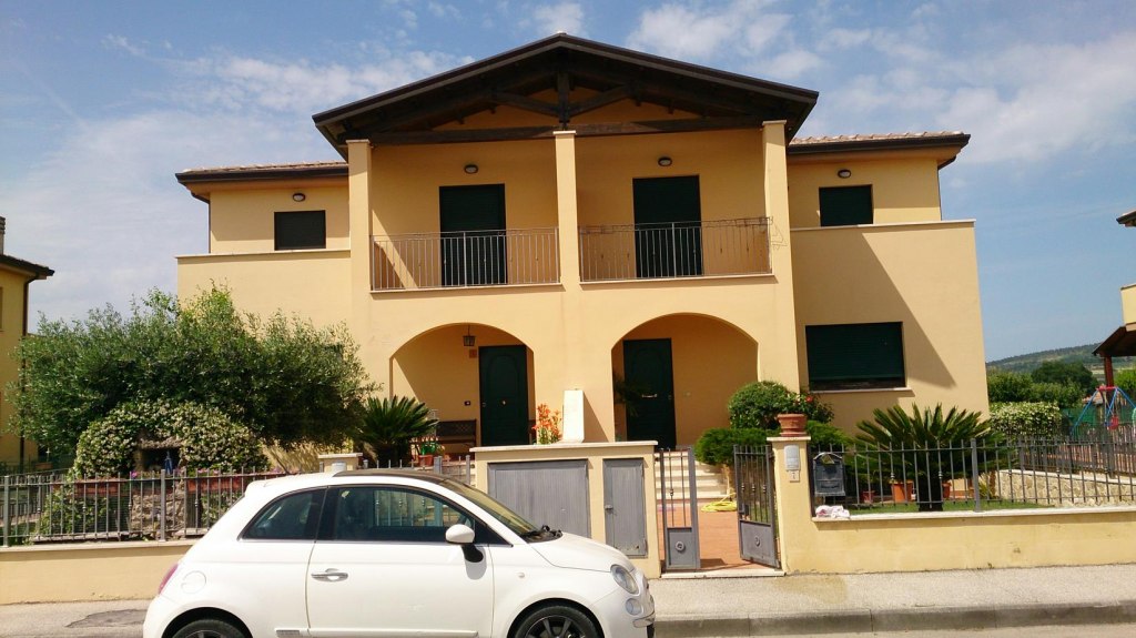 Portion of two-family cottage in Assisi (PG)