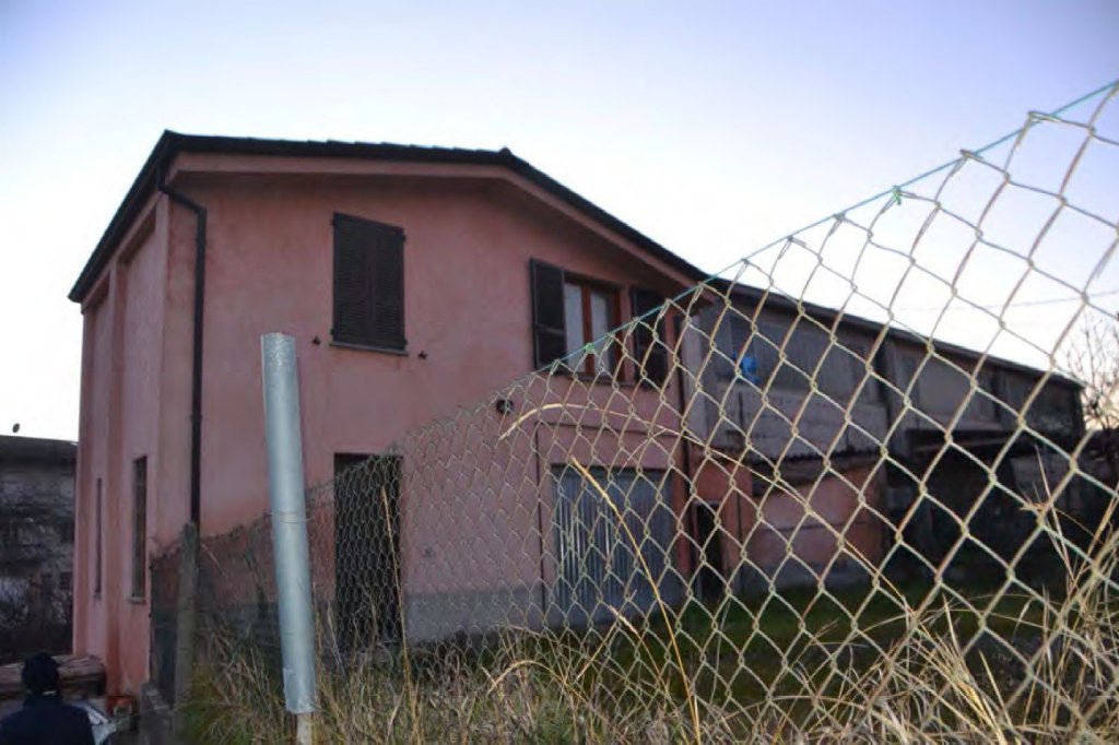 Casa com garagem e laboratório em Lugagnano Val d'Arda (PC) - LOTE 3