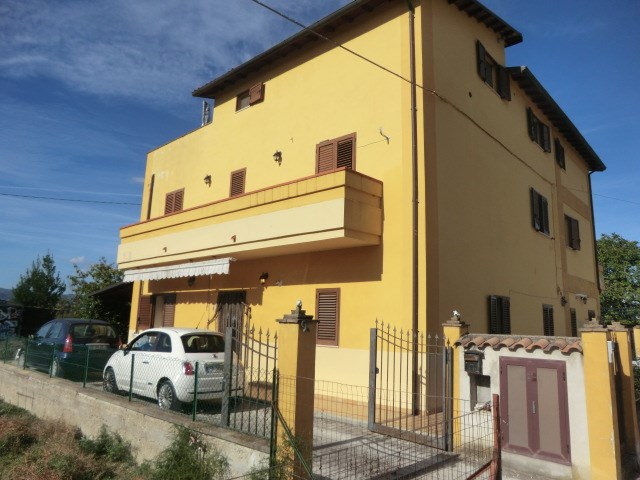 Semi-detached house in Todi (PG)