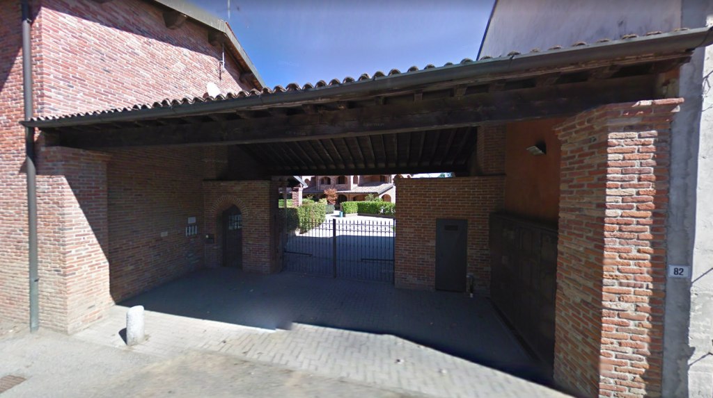 Twee open parkeerplaatsen in Cura Carpignano (PV) - LOT 1 - AANDEEL 5/22