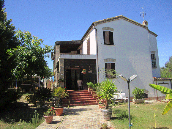Residential building with lands in Roseto degli Abruzzi (TE) - LOT 10