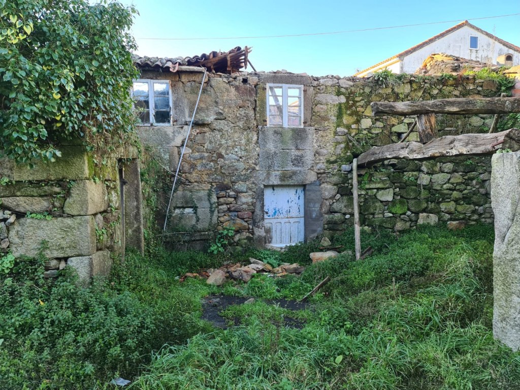 Terreno con rudere a Vimianzo Corcubion A Corua a 00009