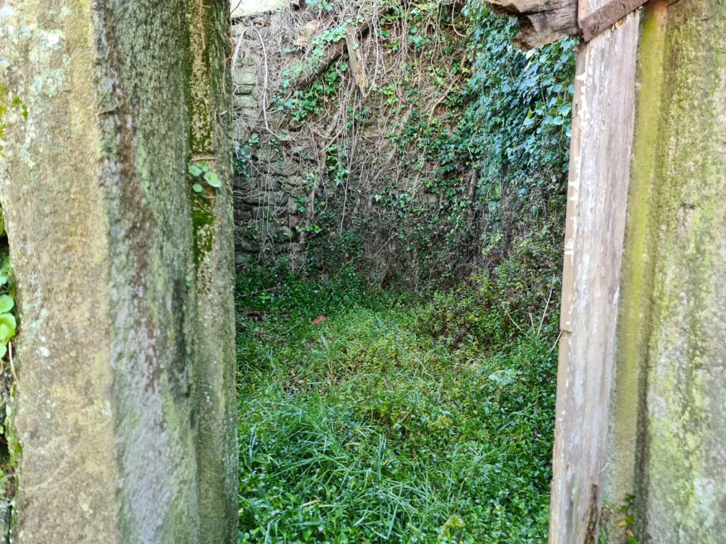 Terreno con rudere a Vimianzo Corcubion A Corua a 00017