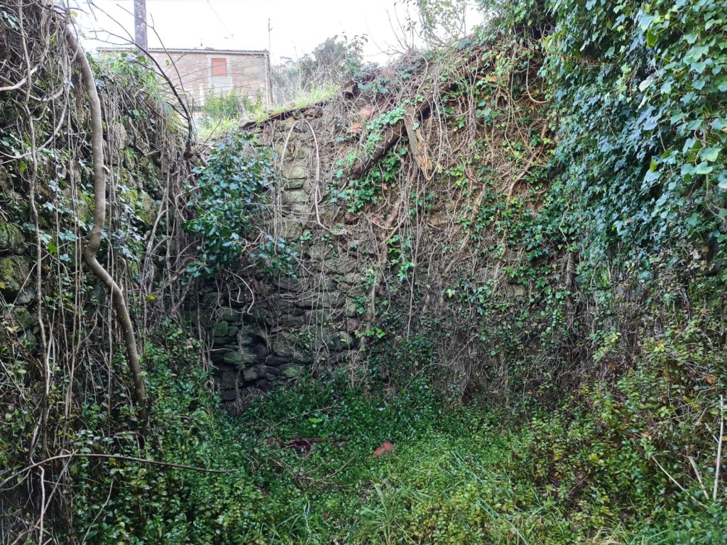 Terreno con rudere a Vimianzo Corcubion A Corua a 00020