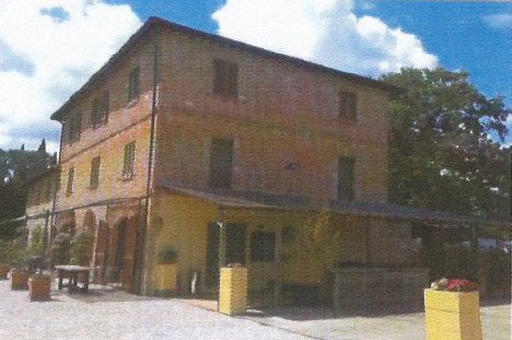 Farmhouse for residential-agritourism use in Castiglione del Lago (PG)