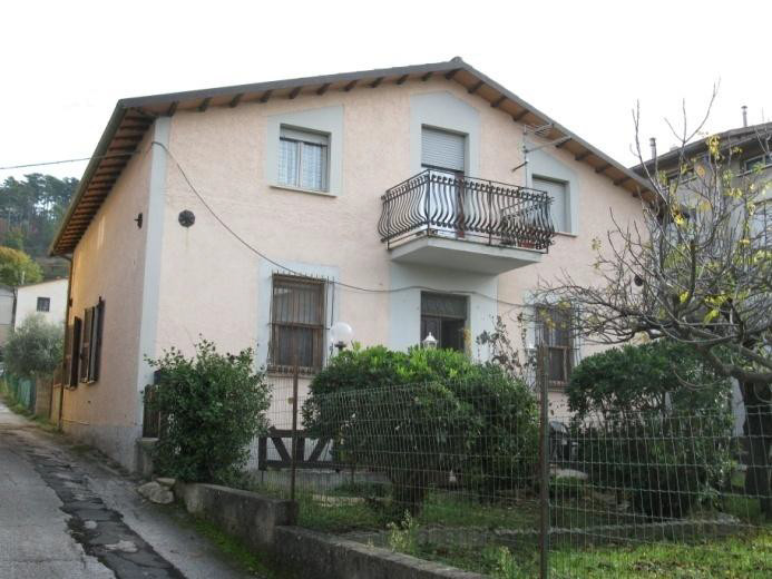 Residential building in Gualdo Tadino (PG)