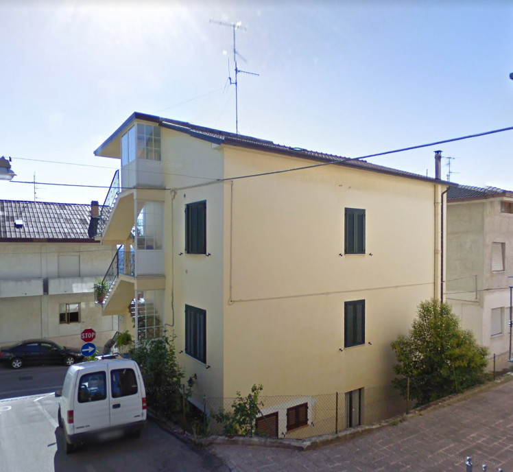 Appartement met garage, kelder en zolder in Montegranaro (FM)