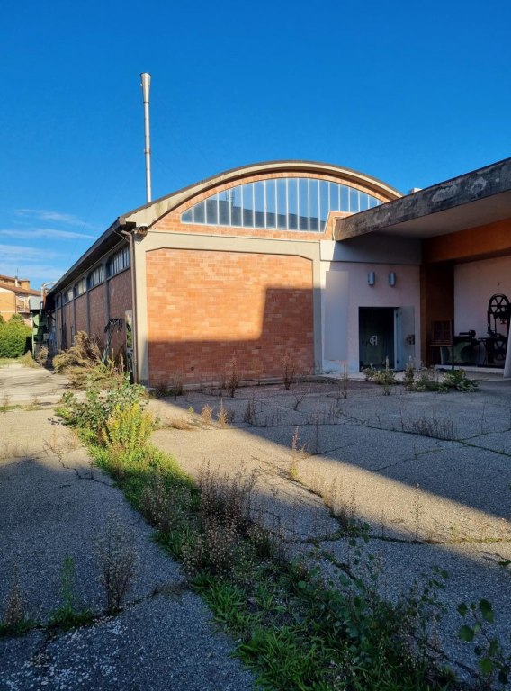 Industrial building in Perugia - BUILDING A