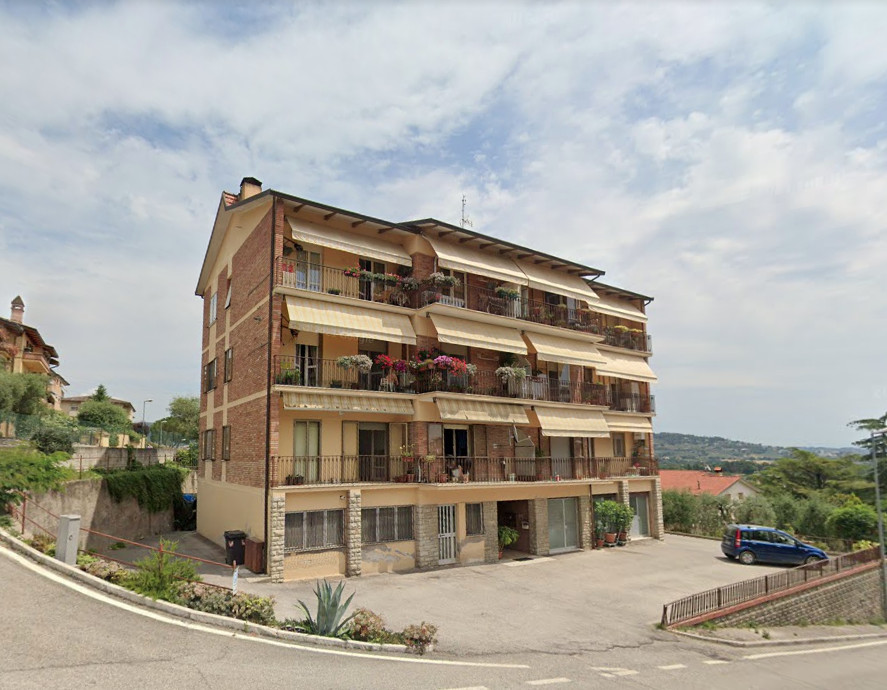 Dos apartamentos con garaje en Corciano (PG)