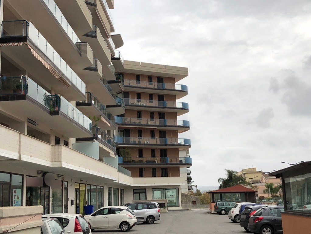 Locale commerciale a Floridia (SR) - LOTTO 2