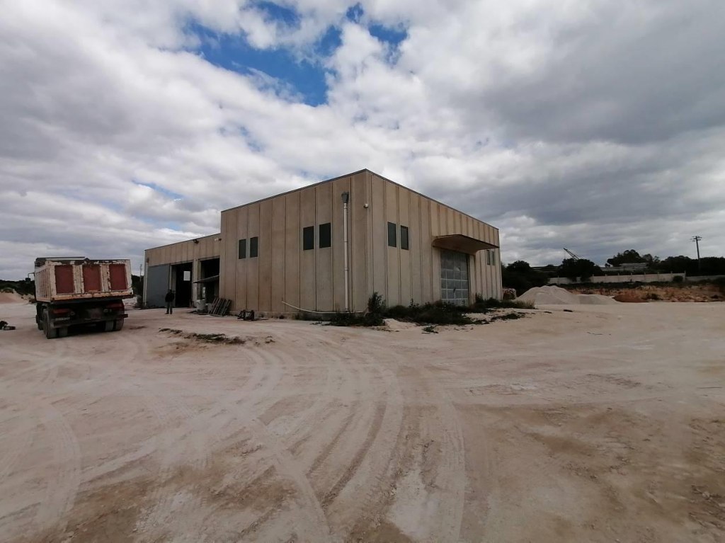 Industrial complex with lands in Modica (RG)