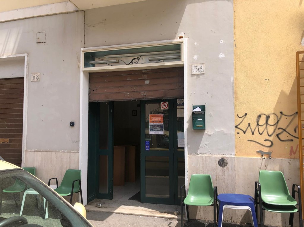 Commercial premises with warehouse in Roma