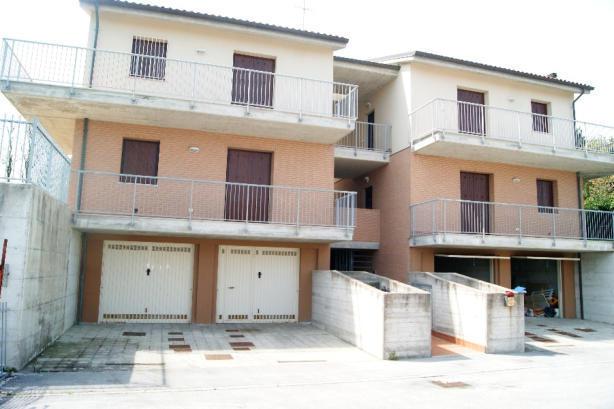 Apartamento y garaje en Montemarciano (AN) - LOTE 8