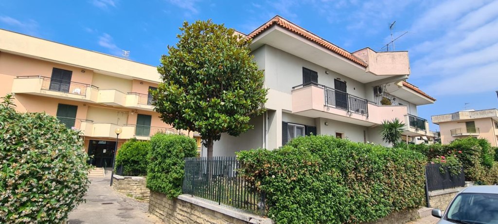 Villa a Giugliano in Campania (NA)