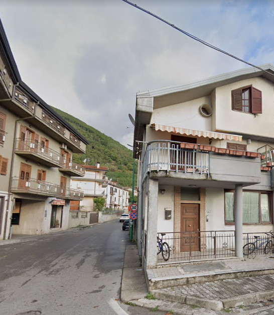 House with garage in Mercogliano (AV)