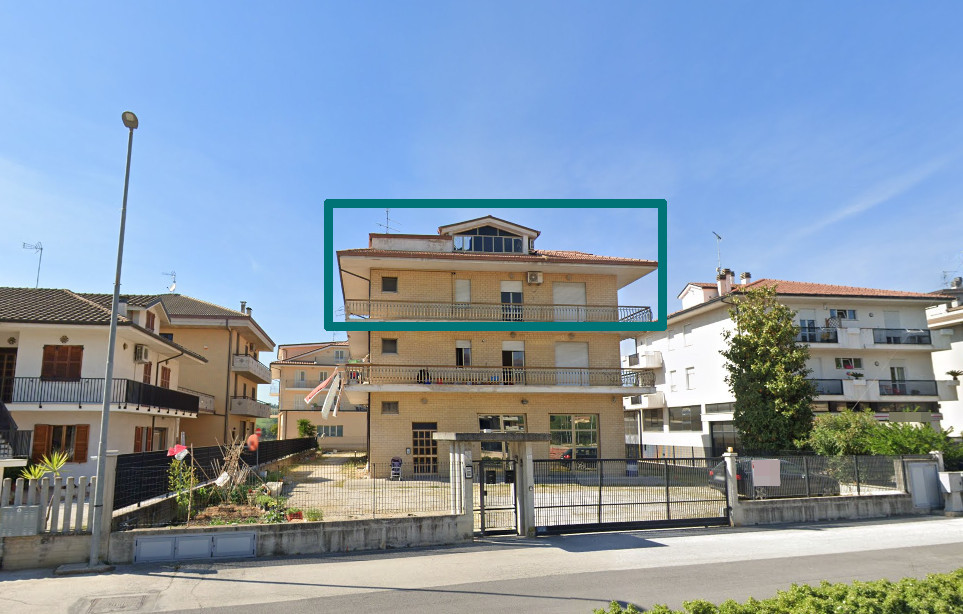 Apartment with garage and attic in Ponzano di Fermo (FM)