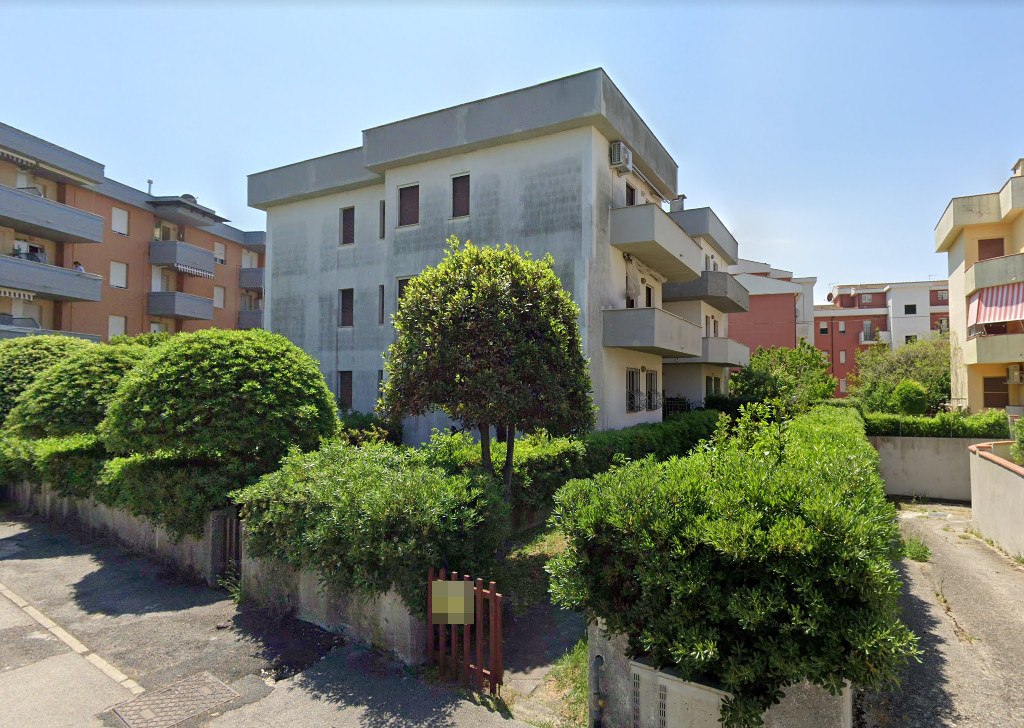 Apartamento e garagem em Porto Recanati (MC) - QUOTA 1/3 - LOTE 2