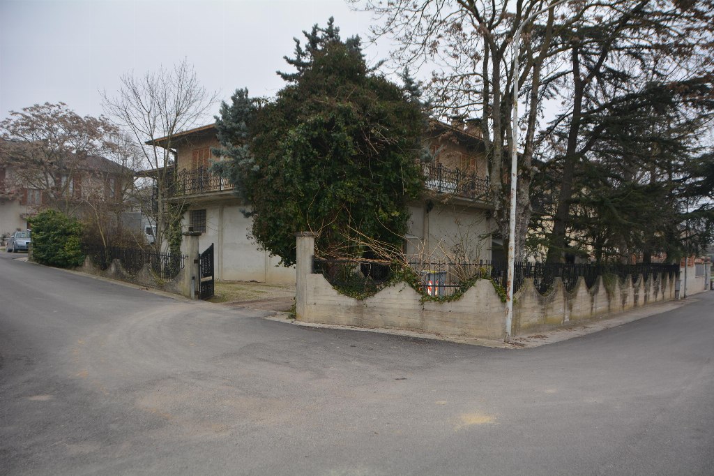 House and garage in Città di Castello (PG) - LOT 1