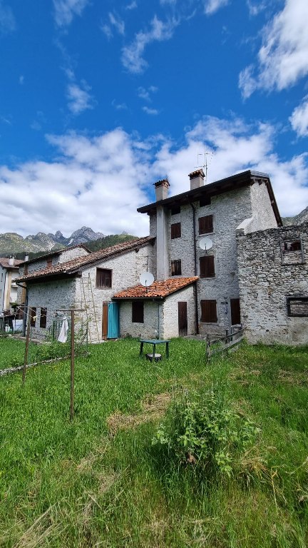 Residential building in Claut (PN)