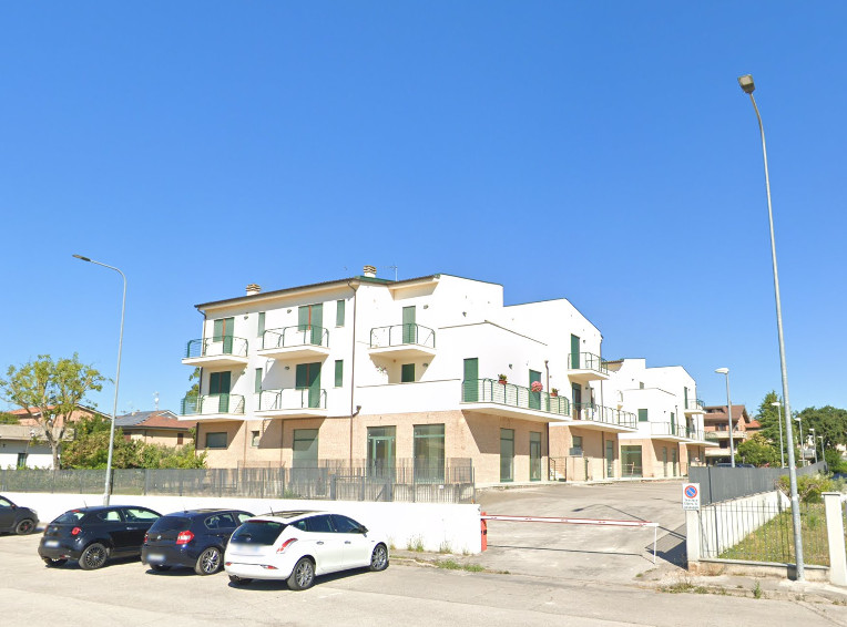 Local comercial en Fermo - LOTE 21