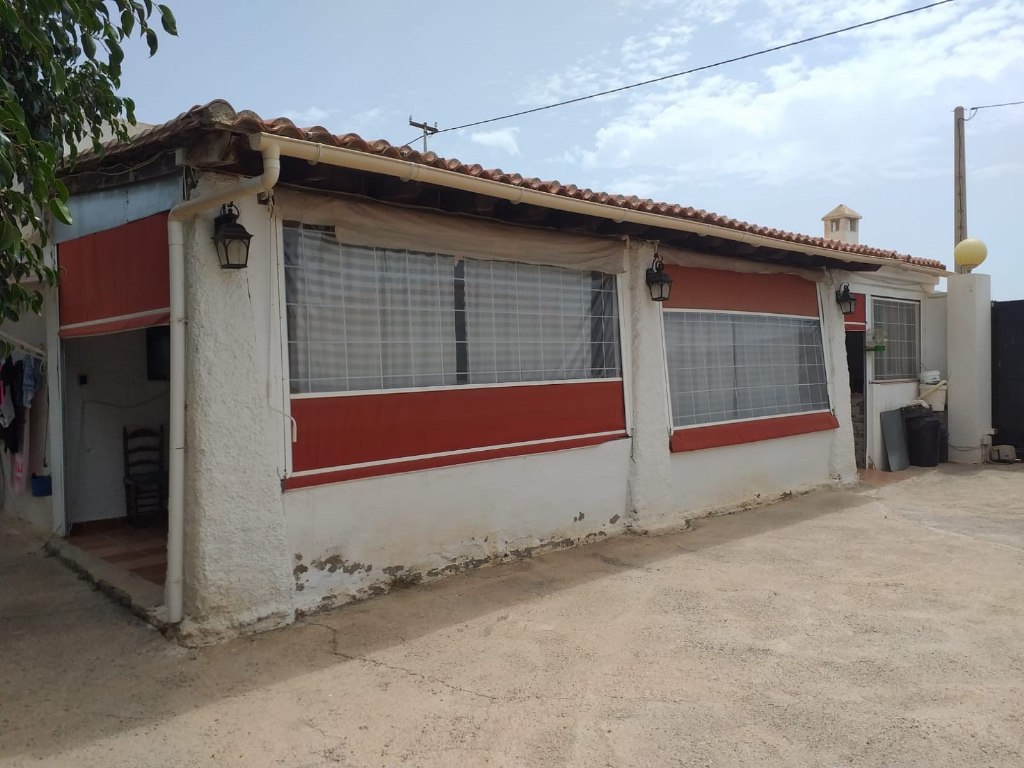 Quota del 50% di una proprietà rurale e fabbricati a Motril, Granada