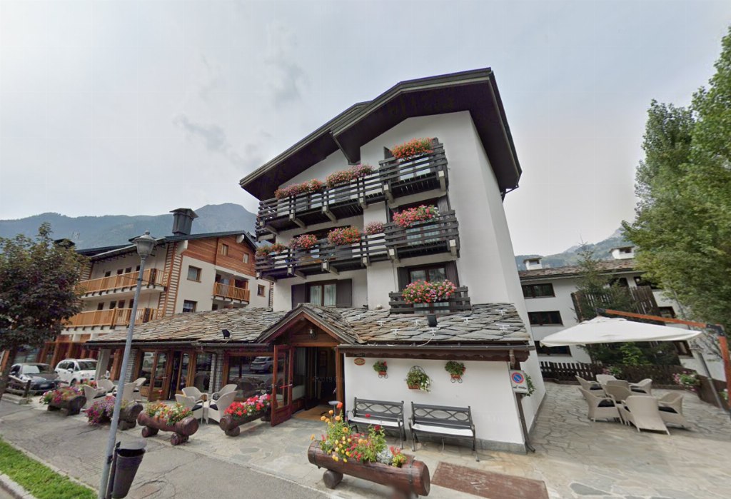 Multiproprietà su camera d'albergo a Courmayeur (AO) - LOTTO 1