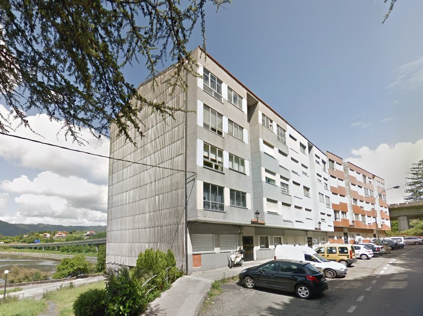 50% share of an apartment in Pontedeume, A Coruña