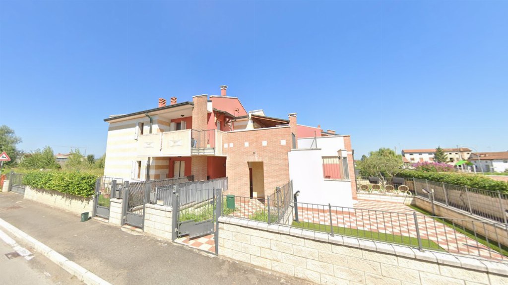 Apartamento y garaje en Arcole (VR) - LOTE 1