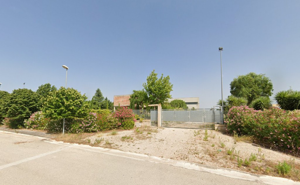 Immeuble industriel à Lucera (FG) - lot 1