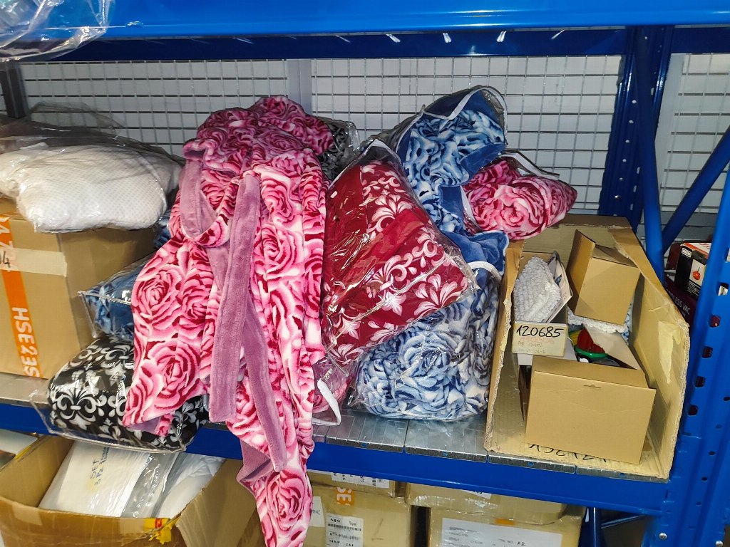 Abbigliamento e Merce Varia 00078 Abbigliamento e Merce Varia 00078
