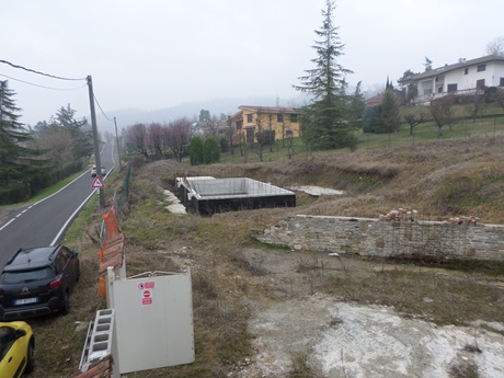 Porzione di edificio residenziale e terreni agricoli a Gazzola (PC)