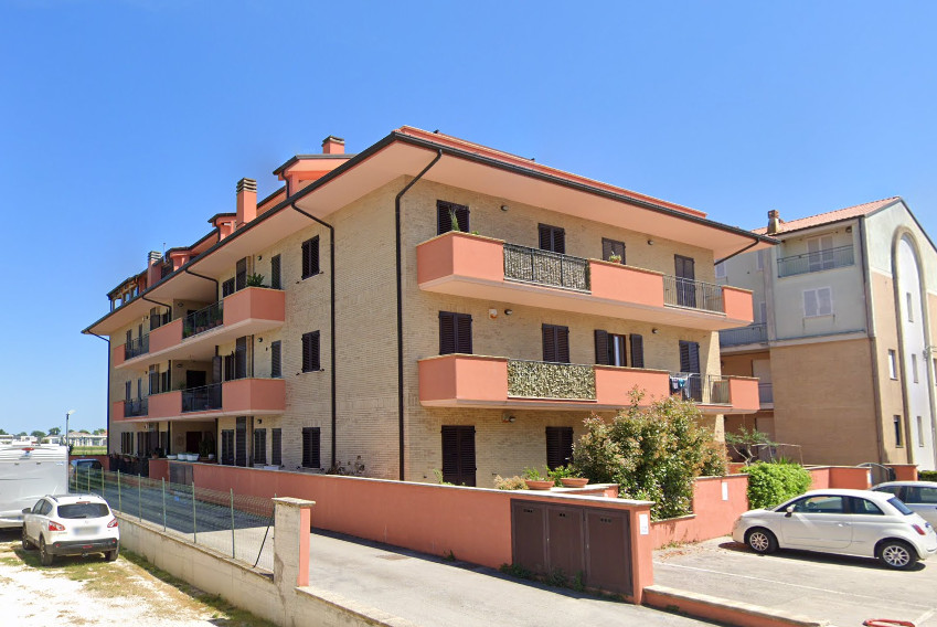 Apartment and garage in Morrovalle (MC)