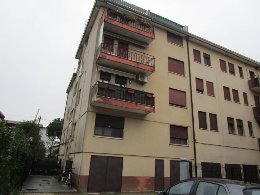 Appartement en magazijn in Spinea (VE) - LOT 12