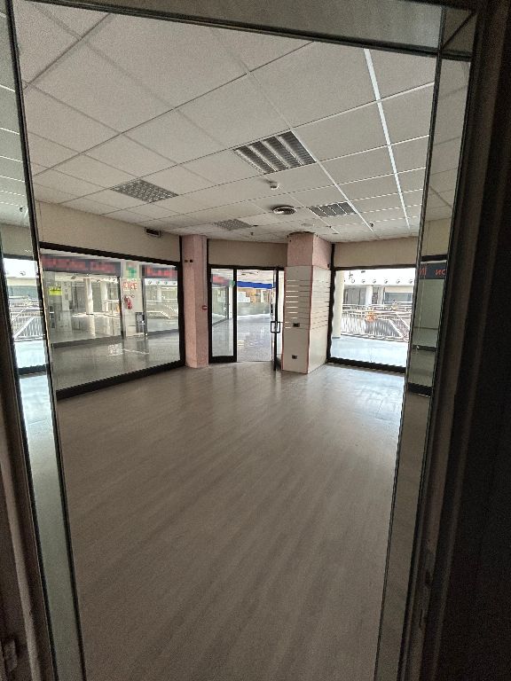 asta Negozio a Brugherio MB 00003