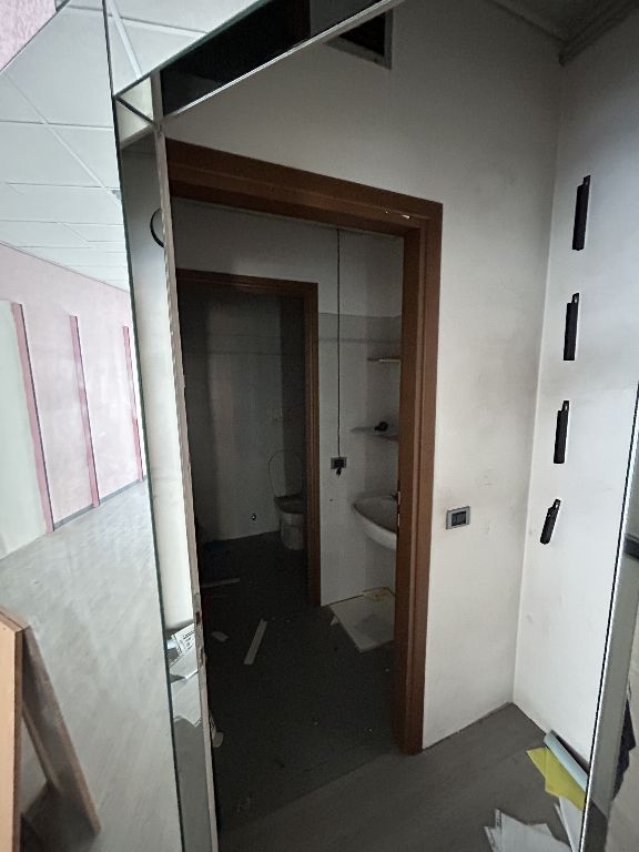 asta Negozio a Brugherio MB 00006