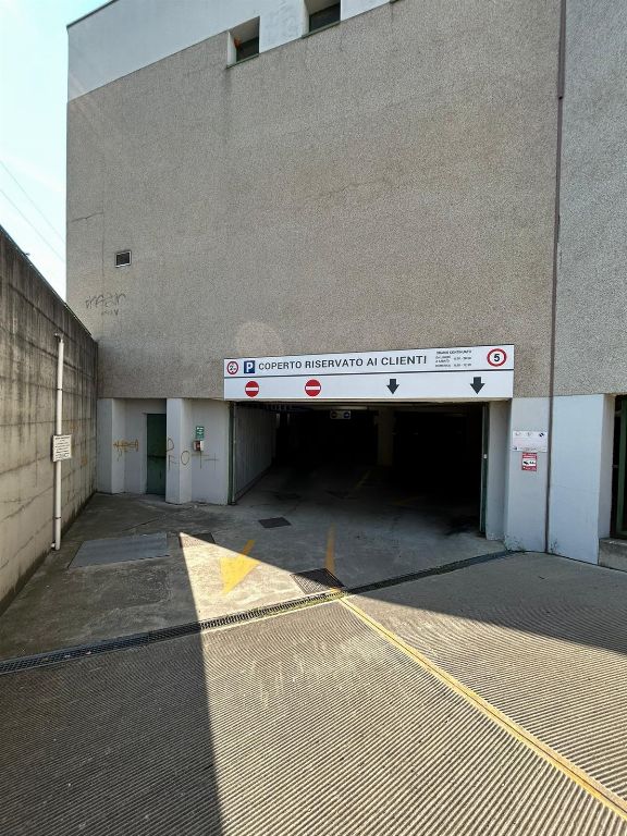 asta Negozio a Brugherio MB 00011