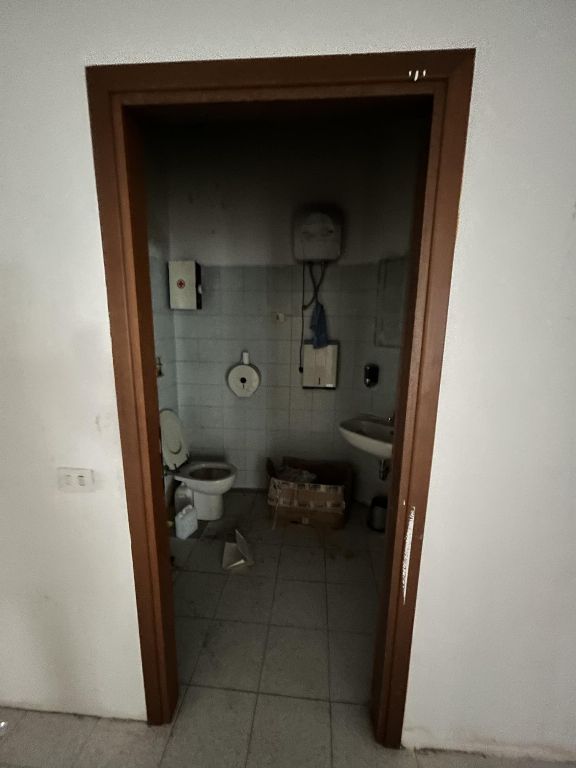 asta Negozio a Brugherio MB 00008