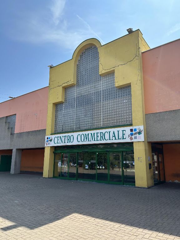 asta Negozio a Brugherio MB 00009