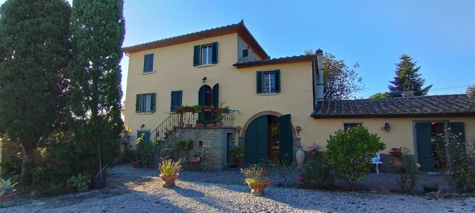 Abitazione con annessi e terreno a Cortona (AR) - LOTTO 1