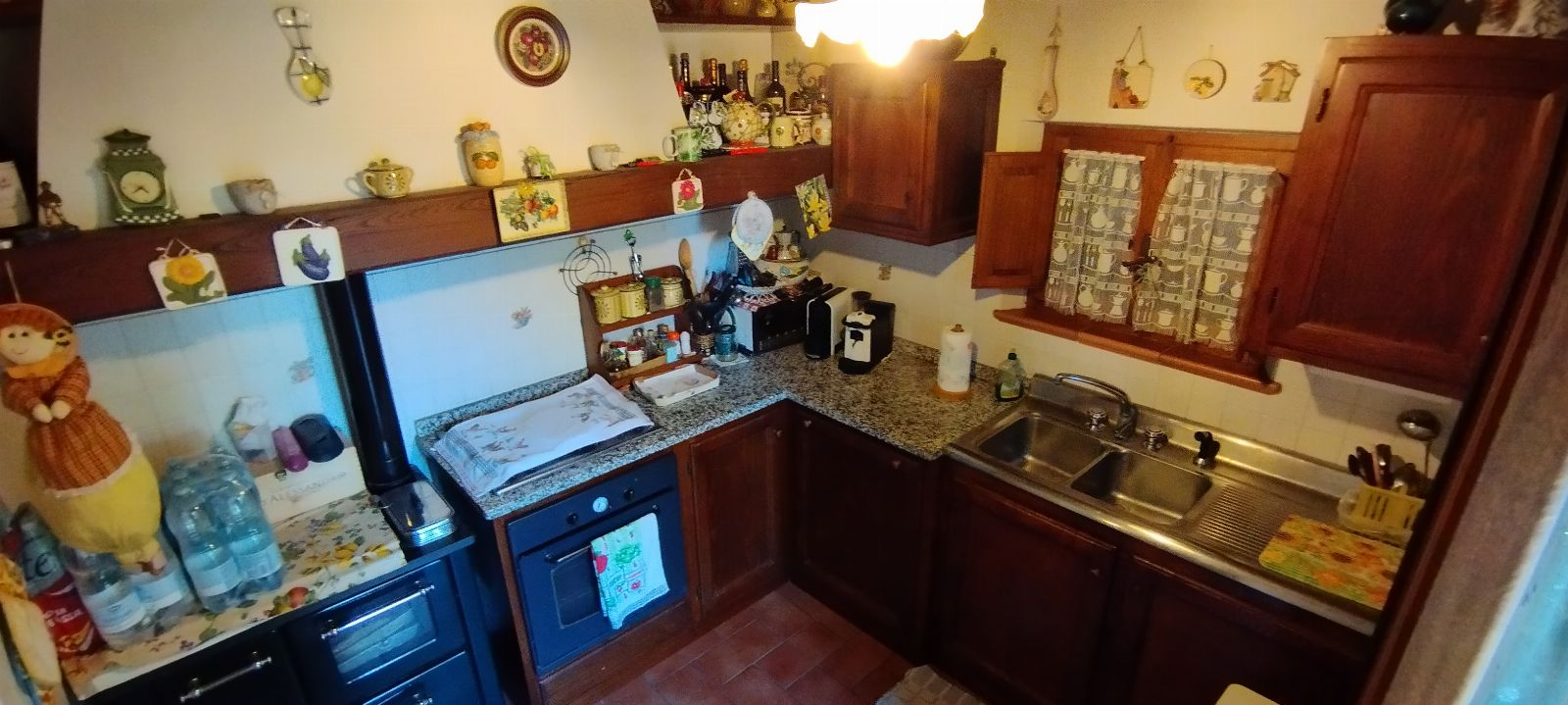 Abitazione con annessi e terreno a Cortona (AR) - LOTTO 1