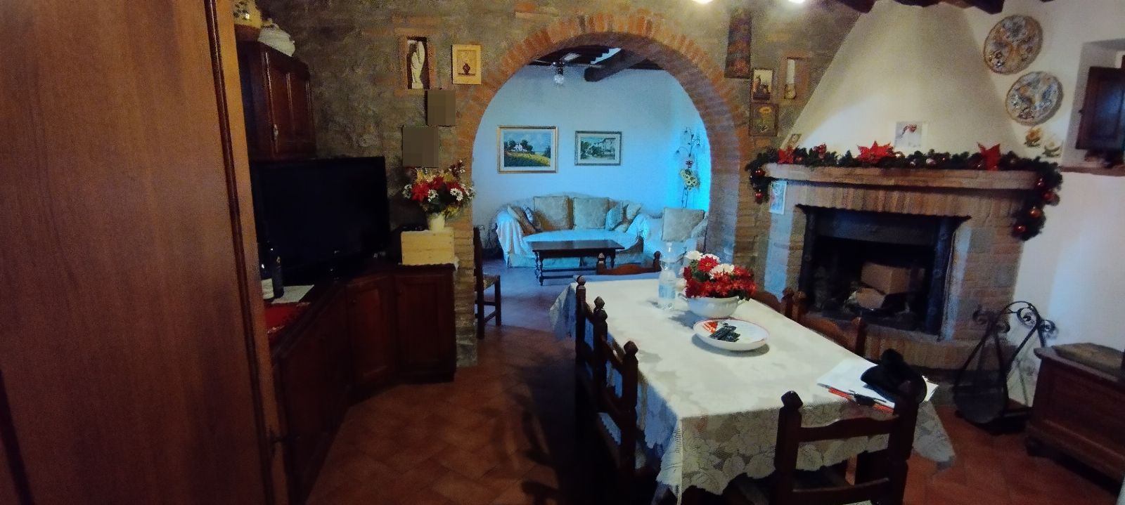 Abitazione con annessi e terreno a Cortona (AR) - LOTTO 1