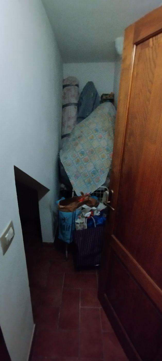 Abitazione con annessi e terreno a Cortona (AR) - LOTTO 1