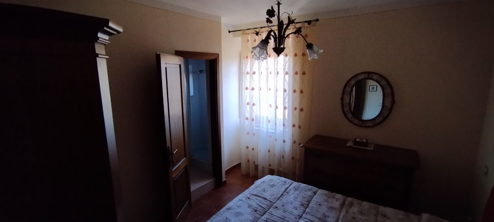Abitazione con annessi e terreno a Cortona (AR) - LOTTO 1