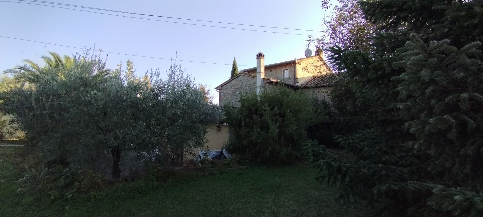 Abitazione con annessi e terreno a Cortona (AR) - LOTTO 1