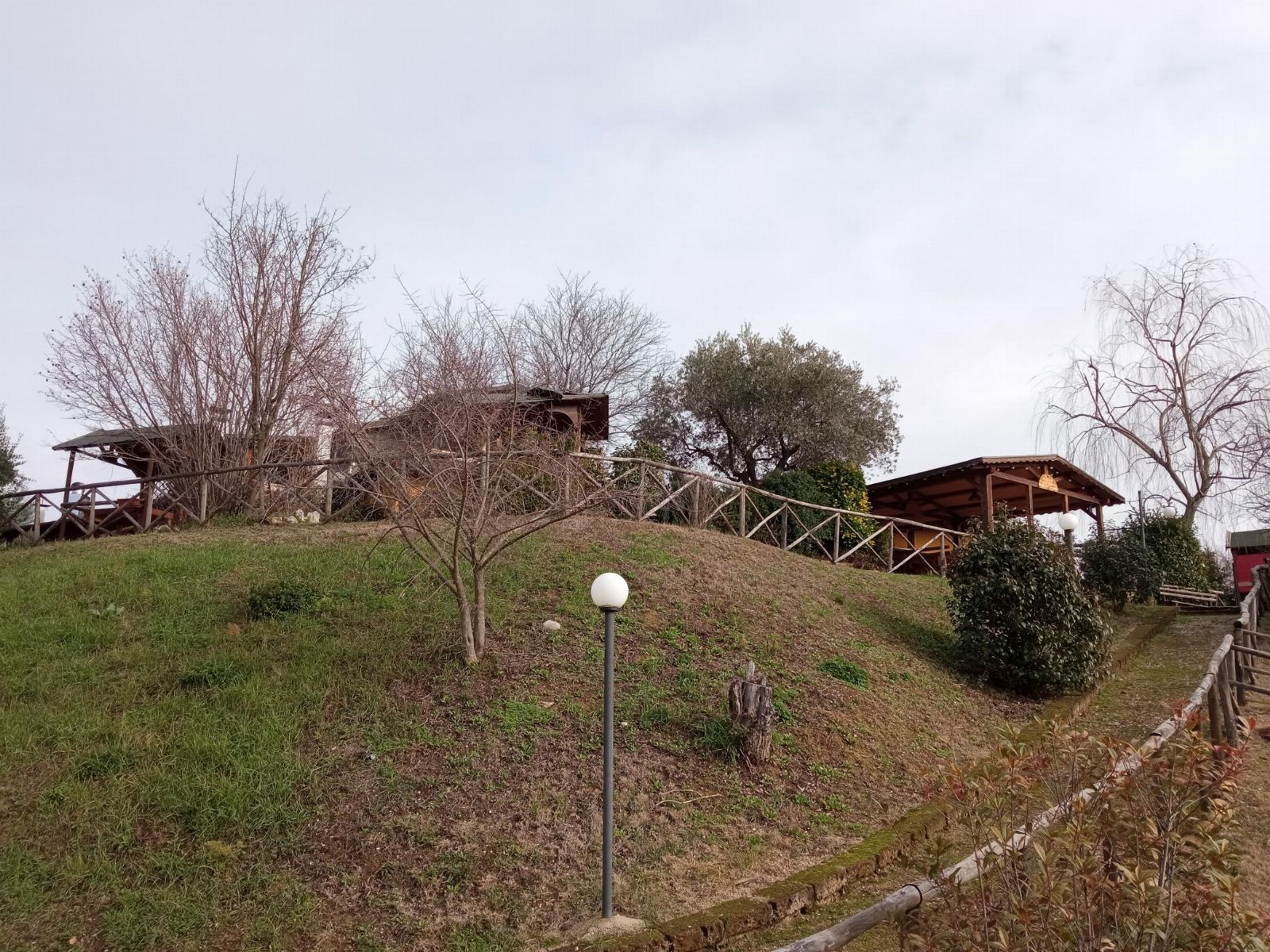 Strutura destinada a agriturismo a Torricela Sicura (TE)