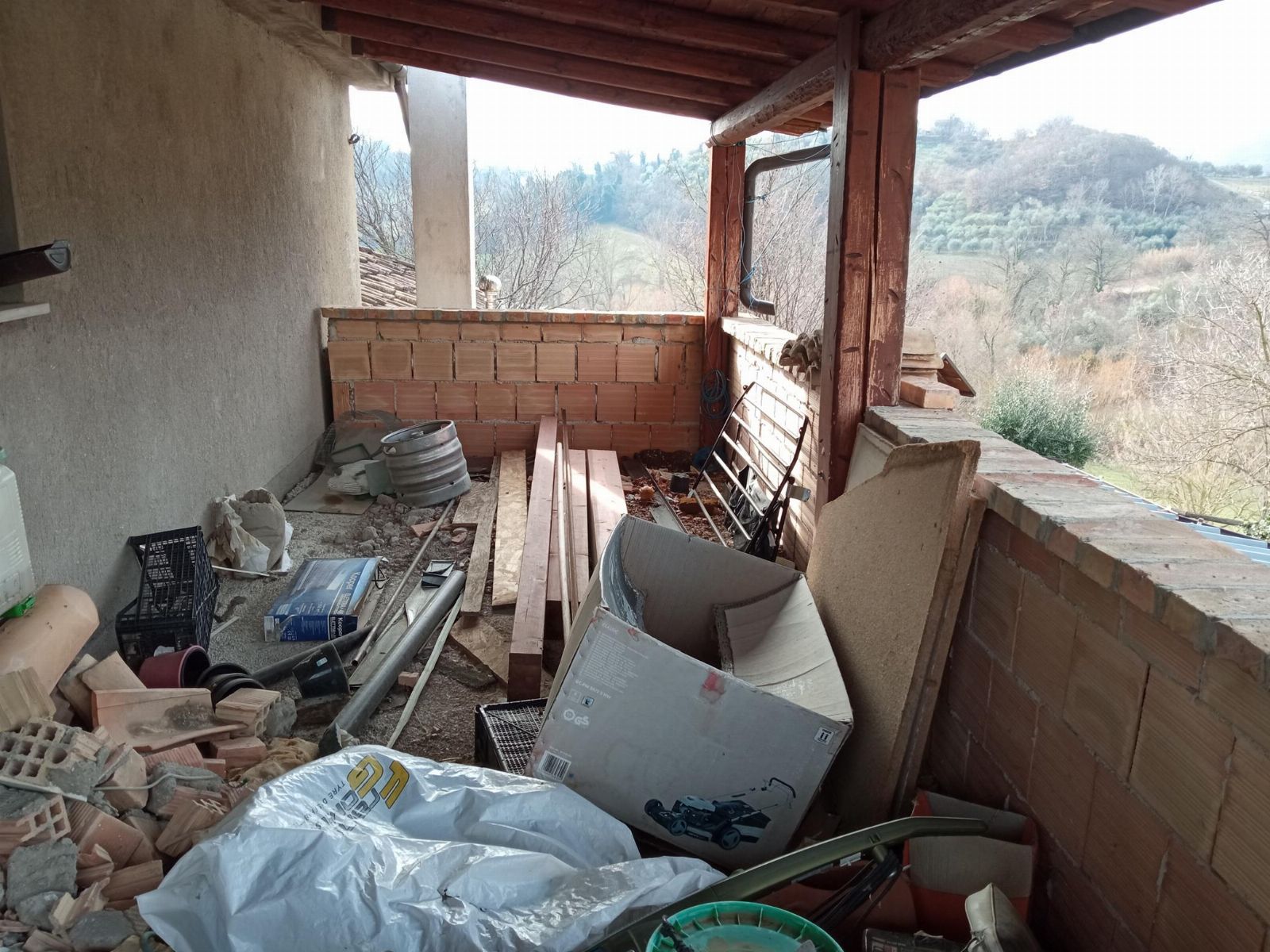 Strutura destinada a agriturismo a Torricela Sicura (TE)