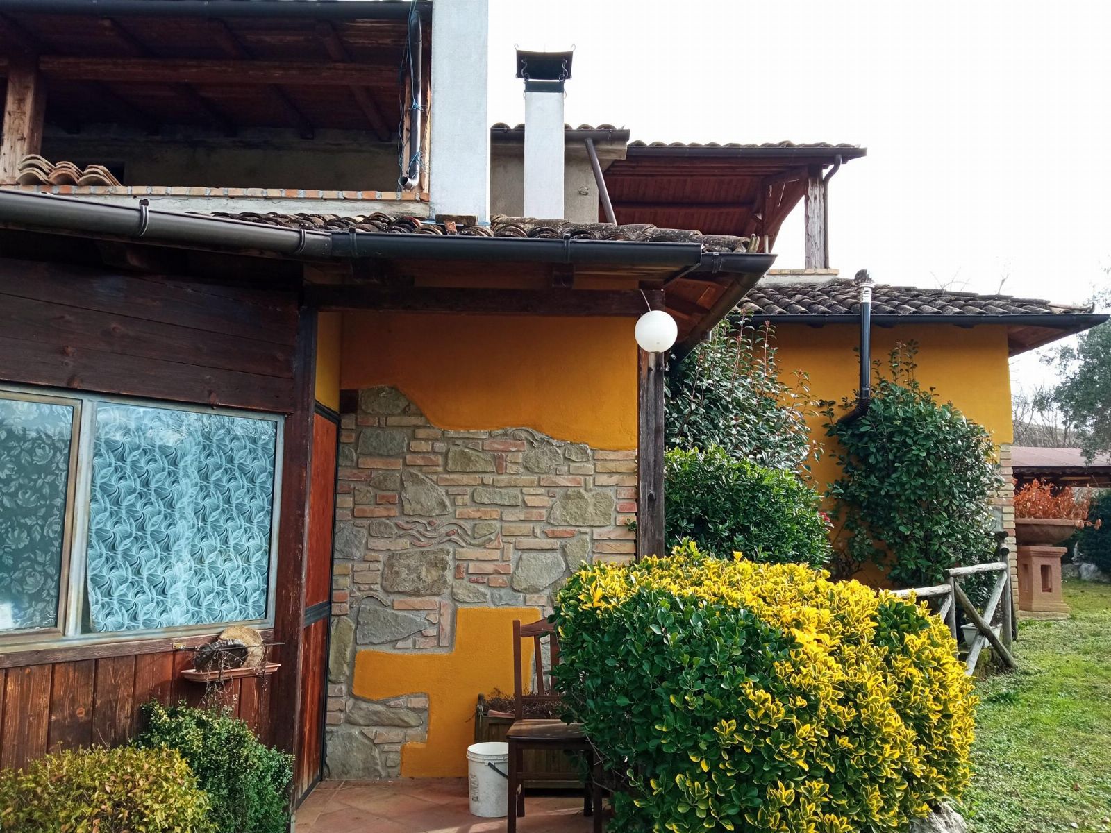 Strutura destinada a agriturismo a Torricela Sicura (TE)